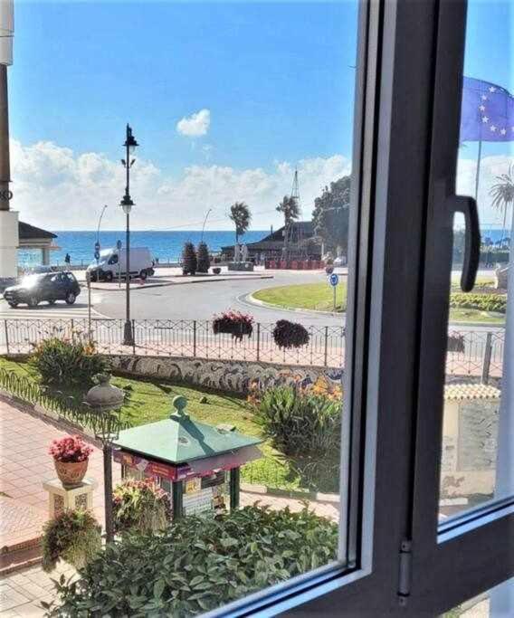 XV Apartamentos Morales & Arnal Εστεπόνα Εξωτερικό φωτογραφία