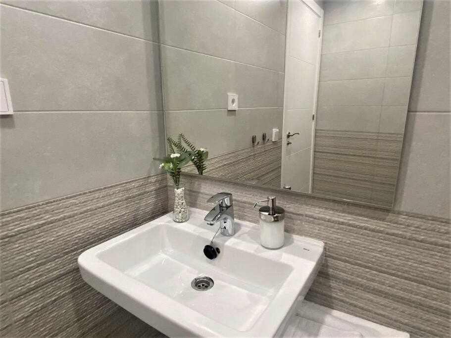 XV Apartamentos Morales & Arnal Εστεπόνα Εξωτερικό φωτογραφία